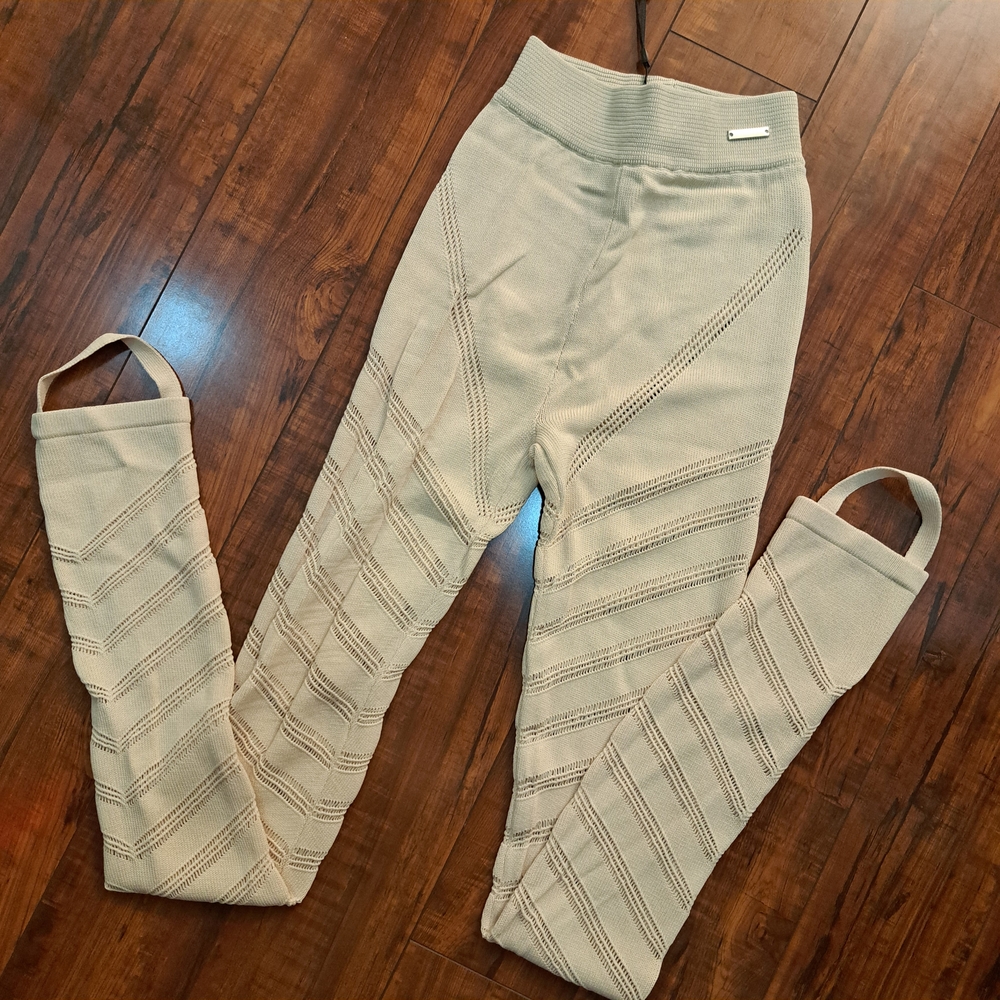 Maniere De Voir Textured Leggings